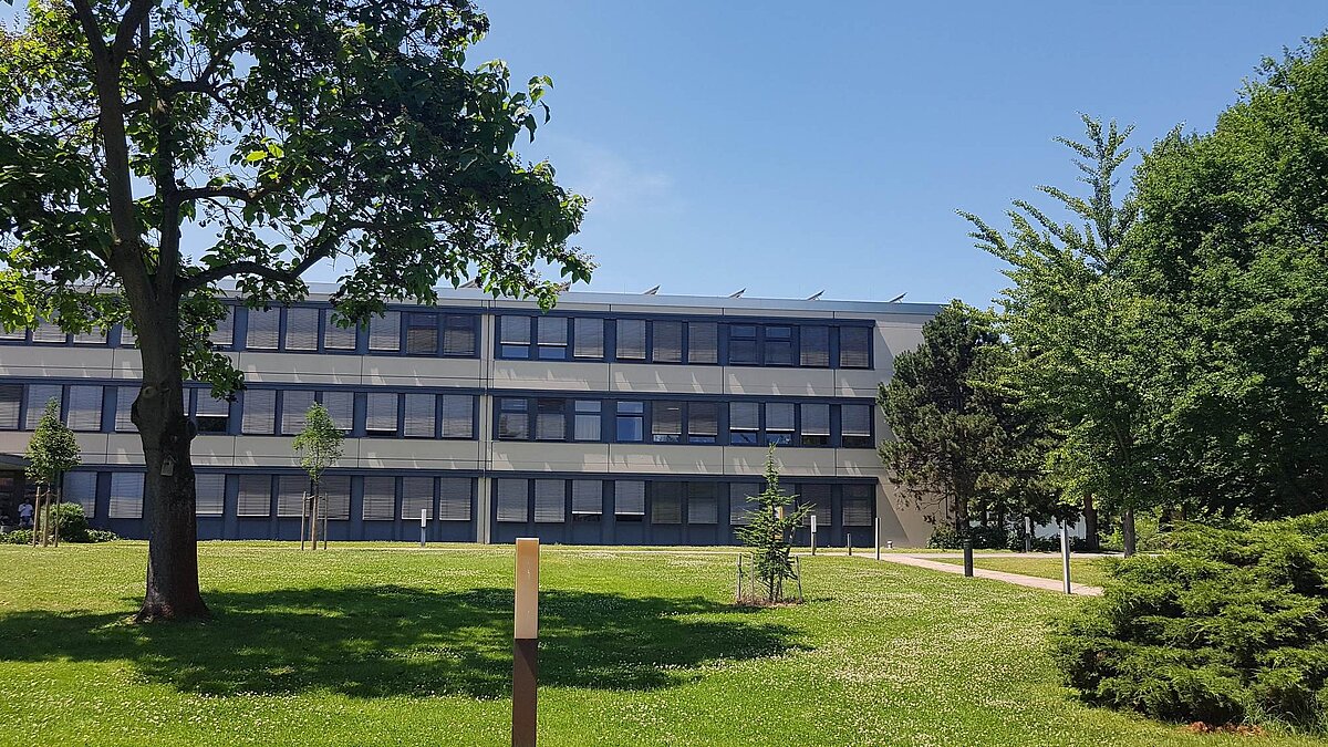 FÖV-Gebäude in Speyer (Frontansicht)