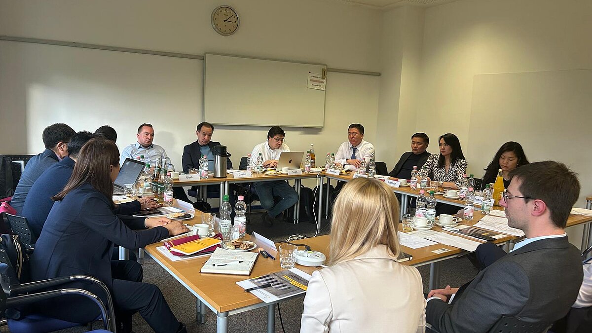 Das FÖV begrüßt Mongolische Delegation.